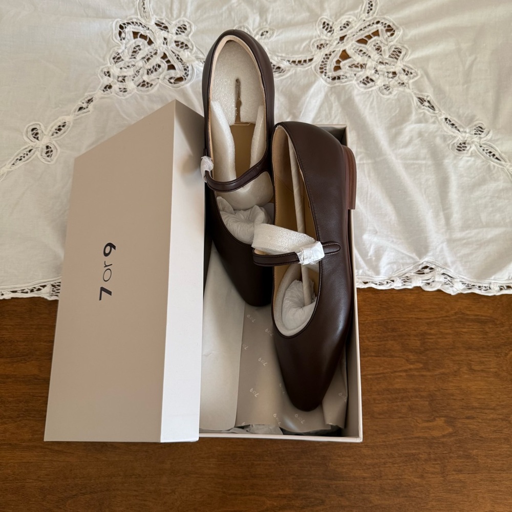 7 or 9 Coffee Candy Leather Flats NIB - Picture 5 of 6
